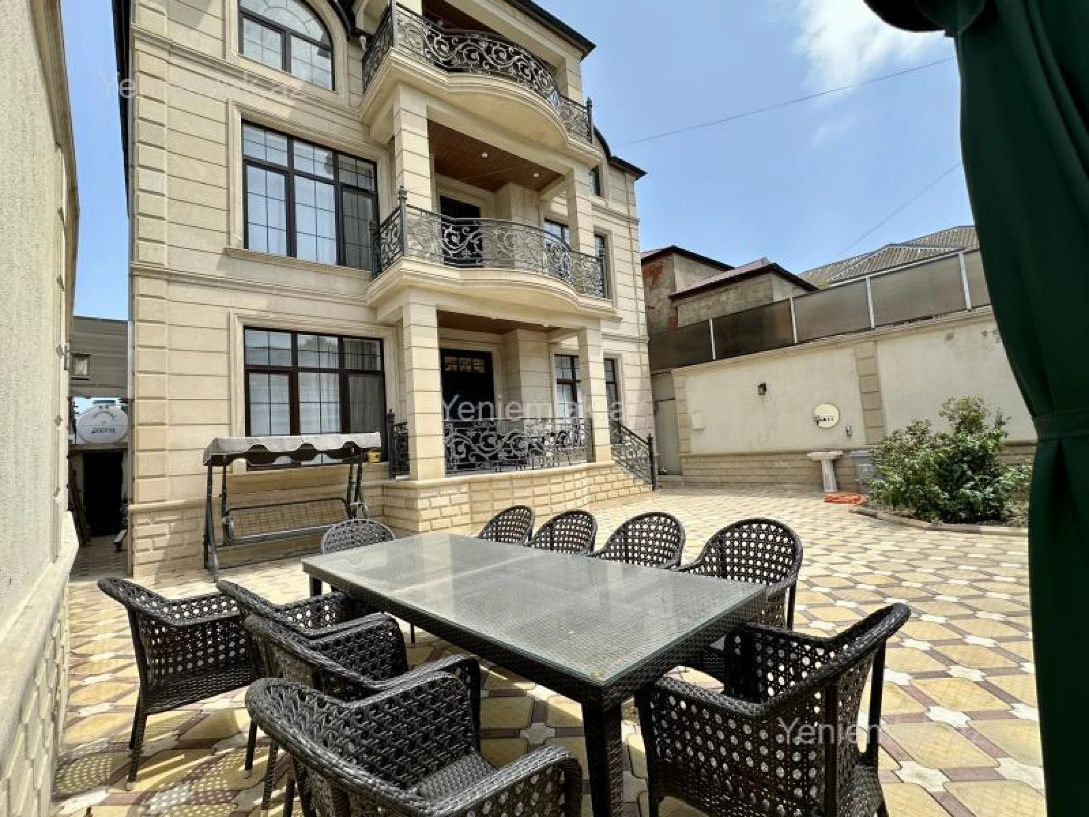Satılır 6 otaqlı həyət evi 360 m²