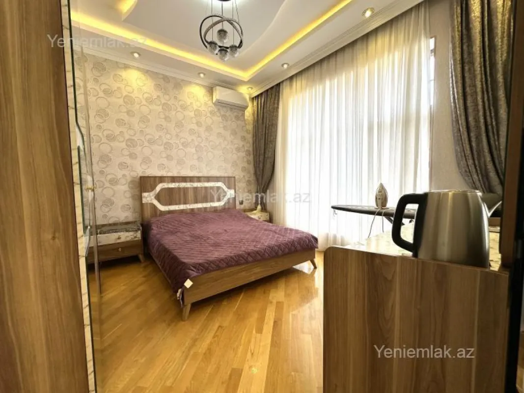 Satılır 6 otaqlı həyət evi 360 m²