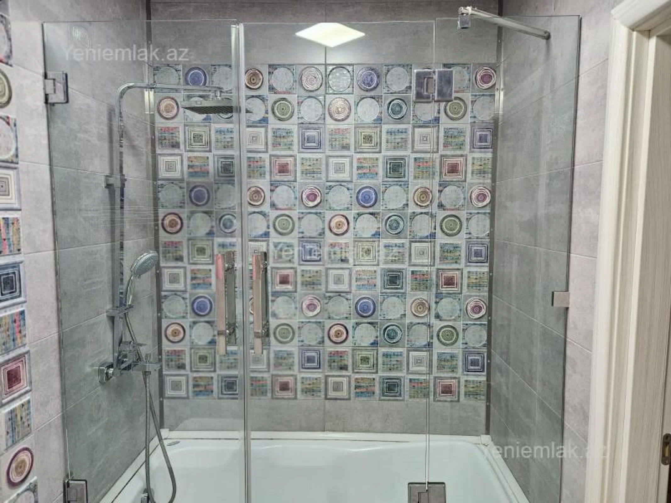 Satılır 3 otaqlı köhnə tikili 115 m²