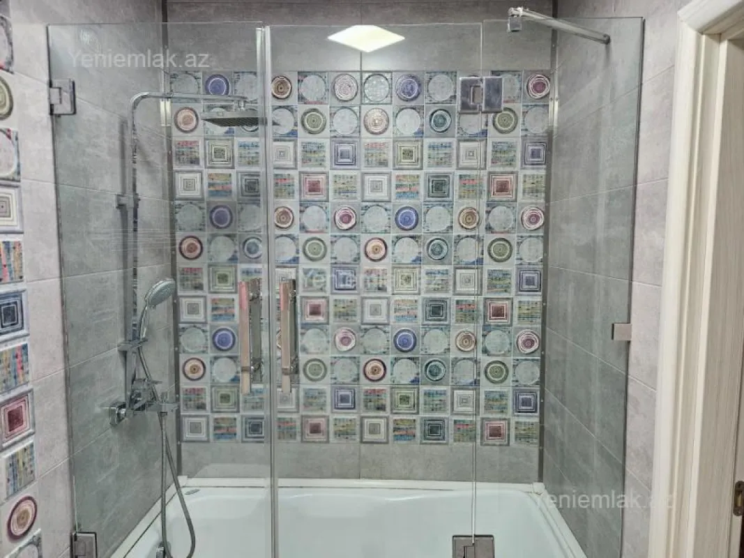 Satılır 3 otaqlı köhnə tikili 115 m²