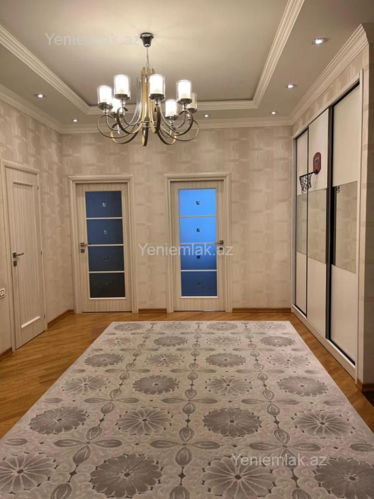 Satılır 3 otaqlı köhnə tikili 115 m²