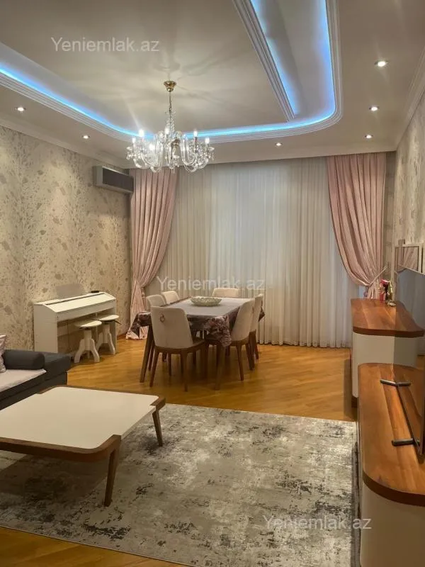Satılır 3 otaqlı köhnə tikili 115 m²