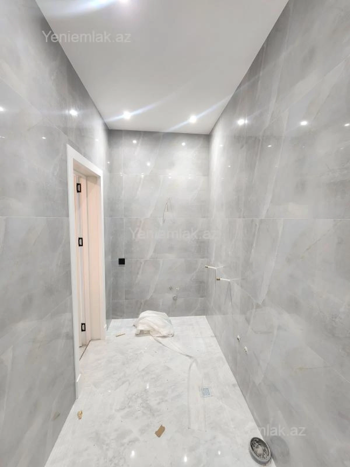 Satılır 2 otaqlı yeni tikili 78 m²