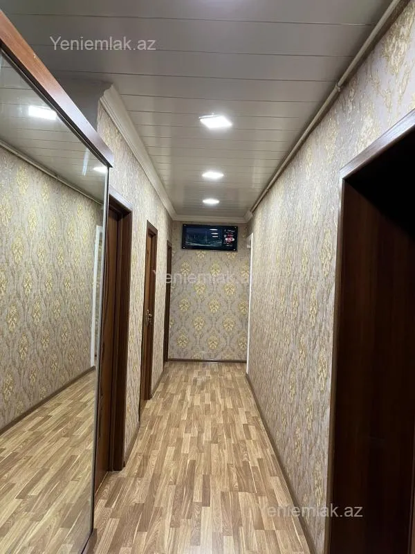 Satılır 5 otaqlı köhnə tikili 130 m²