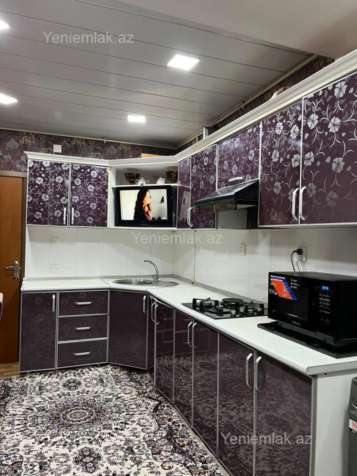 Satılır 5 otaqlı köhnə tikili 130 m²