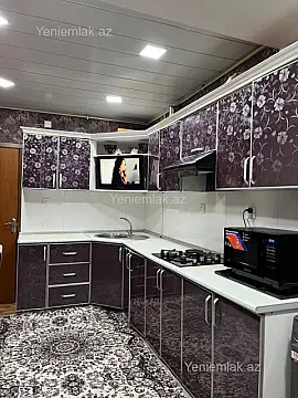 Satılır 5 otaqlı köhnə tikili 130 m²