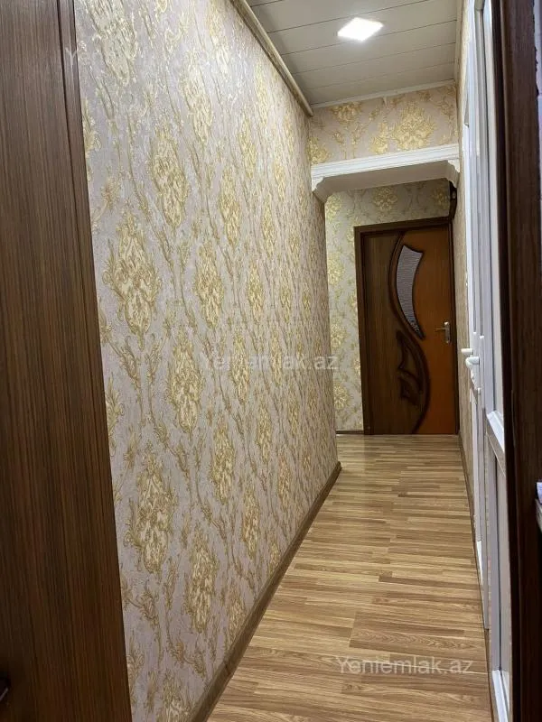 Satılır 5 otaqlı köhnə tikili 130 m²