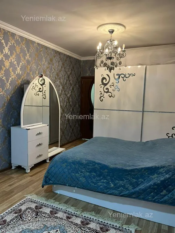 Satılır 5 otaqlı köhnə tikili 130 m²