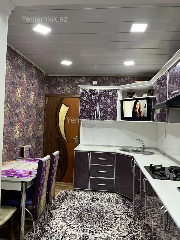 Satılır 5 otaqlı köhnə tikili 130 m²