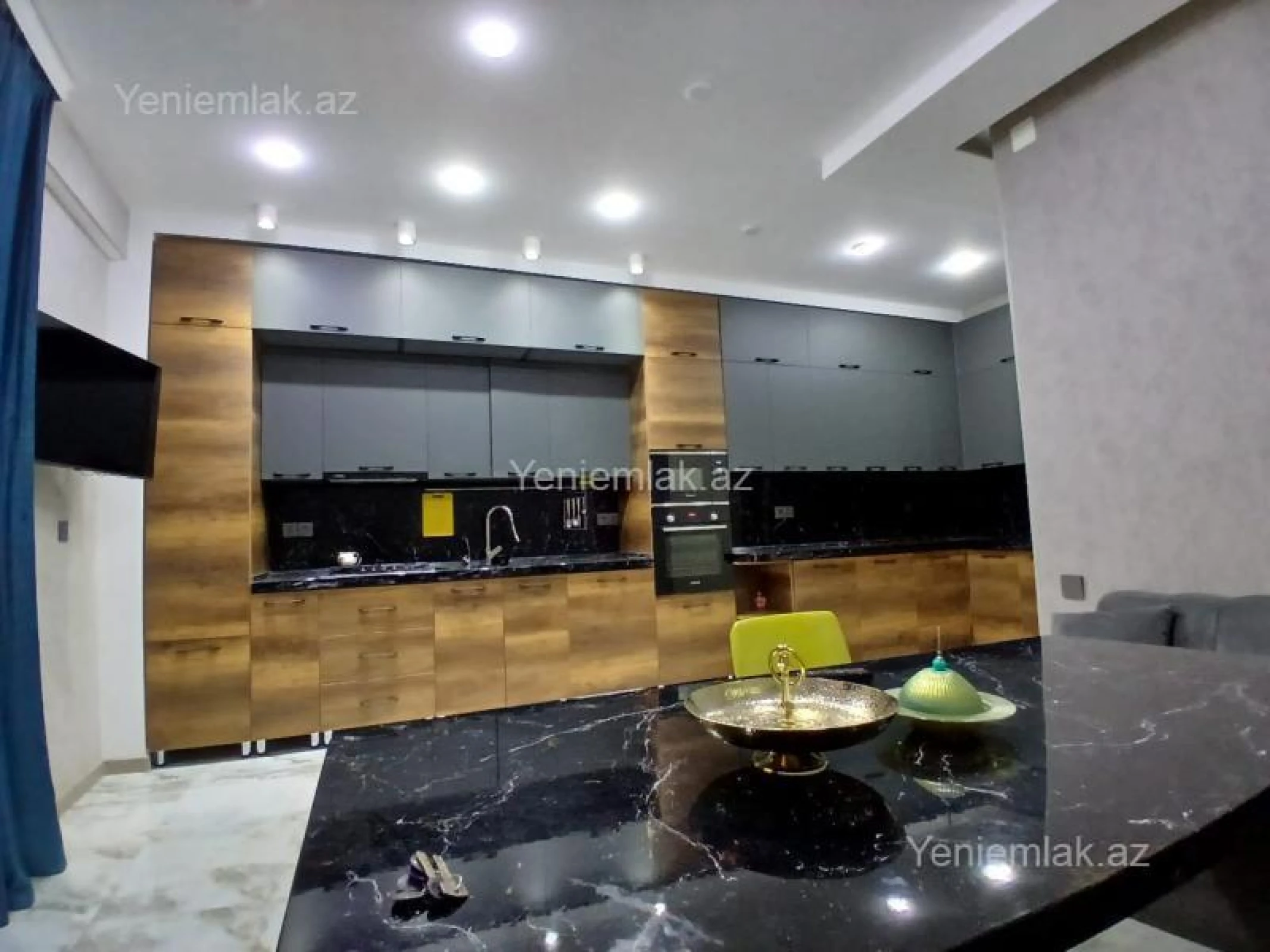 Satılır 4 otaqlı yeni tikili 240 m²