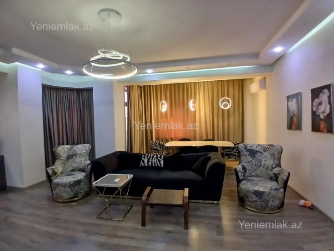 Satılır 4 otaqlı yeni tikili 240 m²