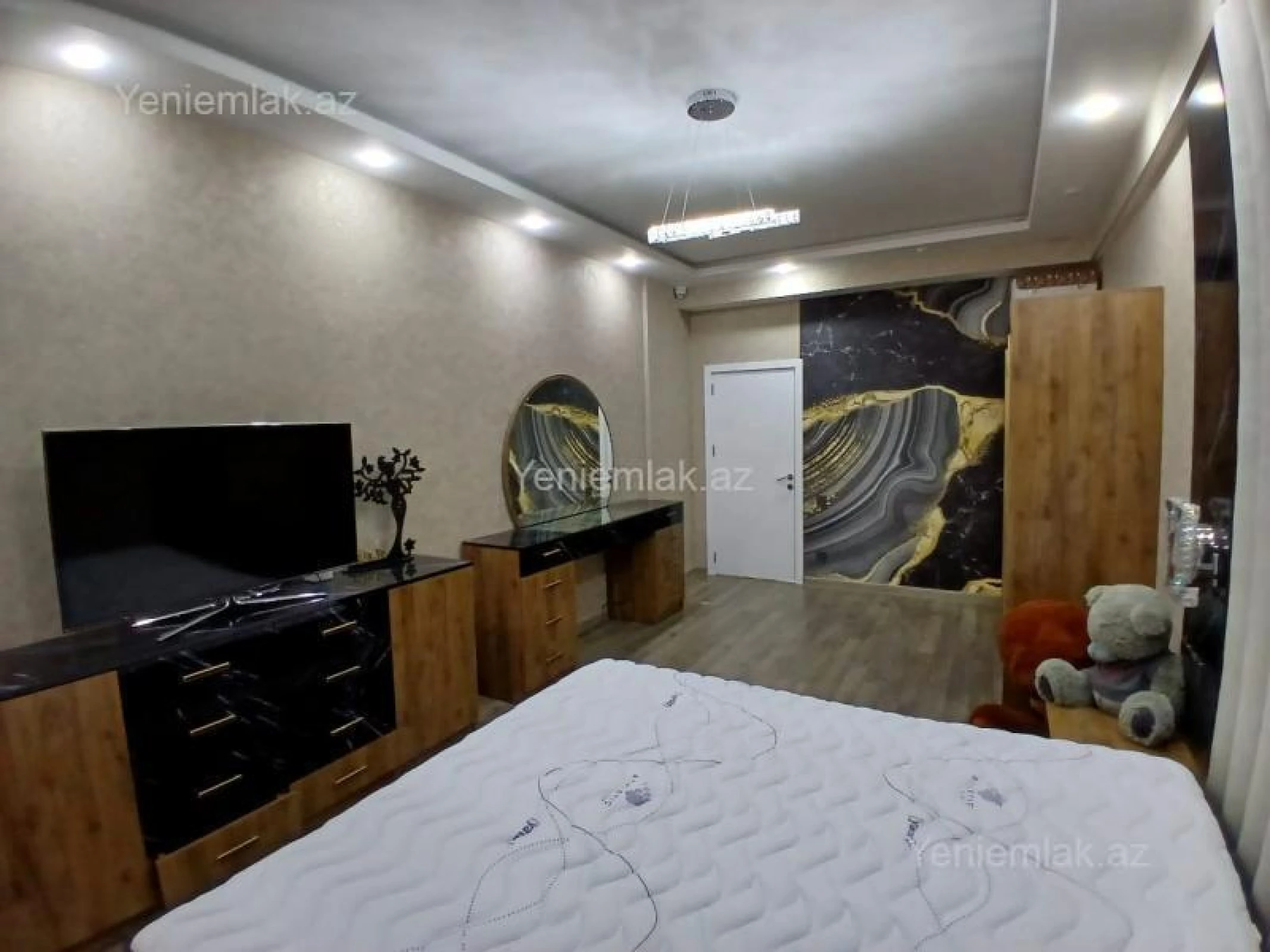 Satılır 4 otaqlı yeni tikili 240 m²