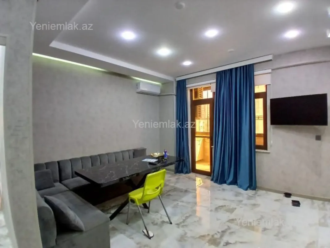 Satılır 4 otaqlı yeni tikili 240 m²