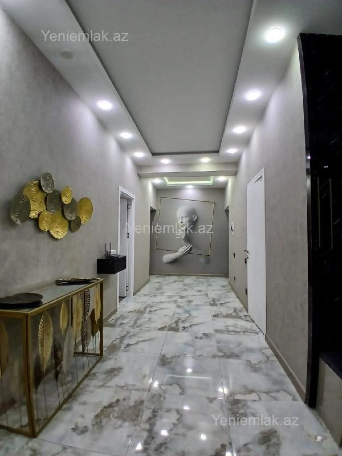Satılır 4 otaqlı yeni tikili 240 m²