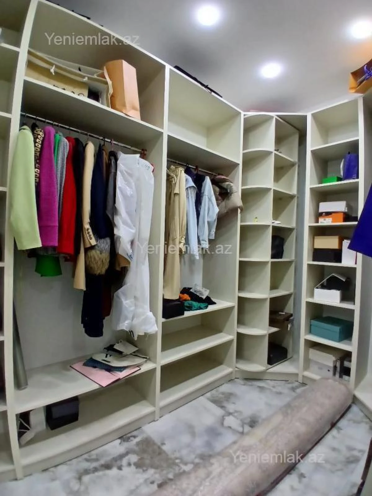 Satılır 4 otaqlı yeni tikili 240 m²