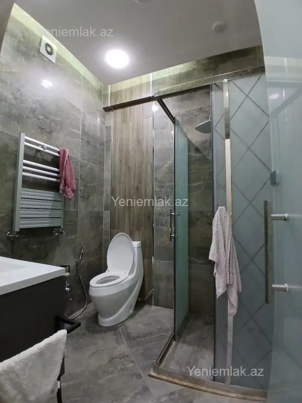 Satılır 4 otaqlı yeni tikili 240 m²