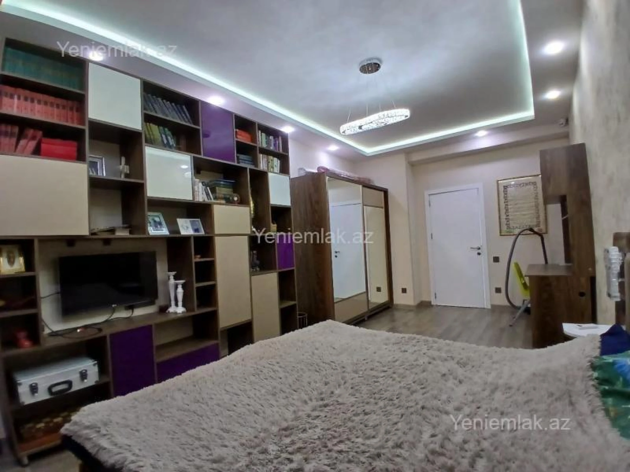 Satılır 4 otaqlı yeni tikili 240 m²