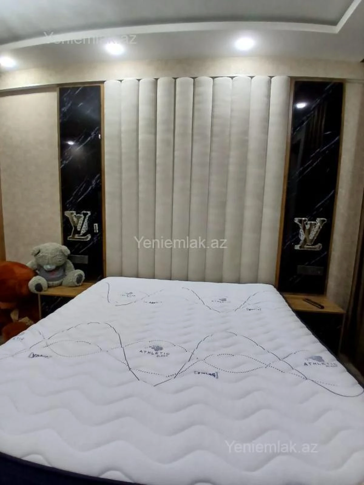 Satılır 4 otaqlı yeni tikili 240 m²