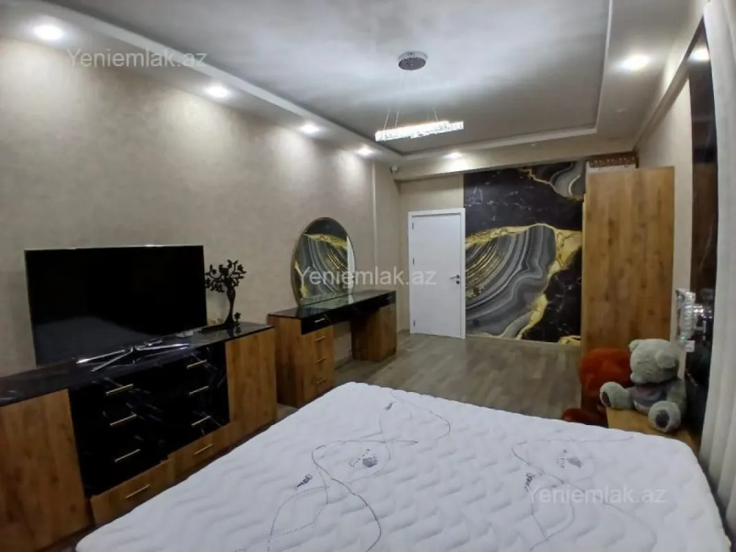 Satılır 4 otaqlı yeni tikili 240 m²