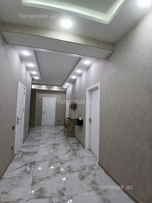 Satılır 4 otaqlı yeni tikili 240 m²