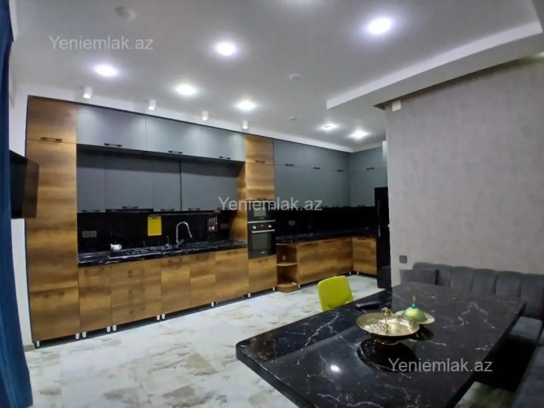 Satılır 4 otaqlı yeni tikili 240 m²