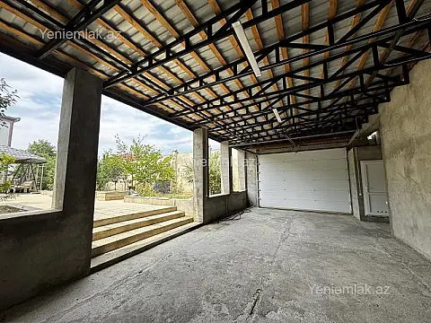 Satılır 8 otaqlı həyət evi 500 m²