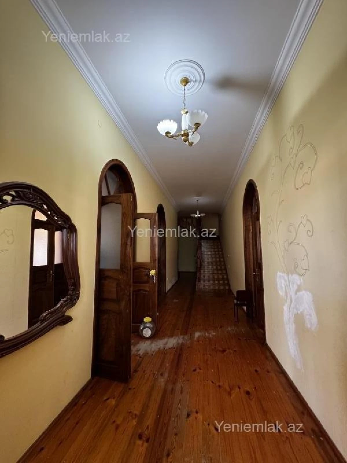 Satılır 8 otaqlı həyət evi 500 m²