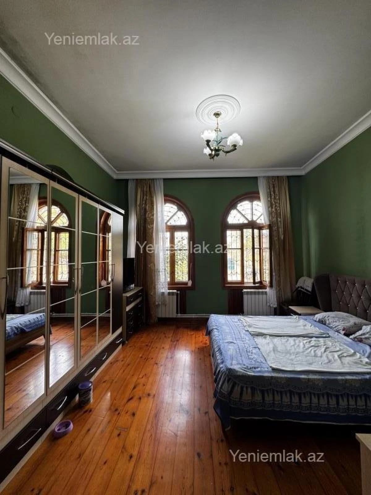 Satılır 8 otaqlı həyət evi 500 m²