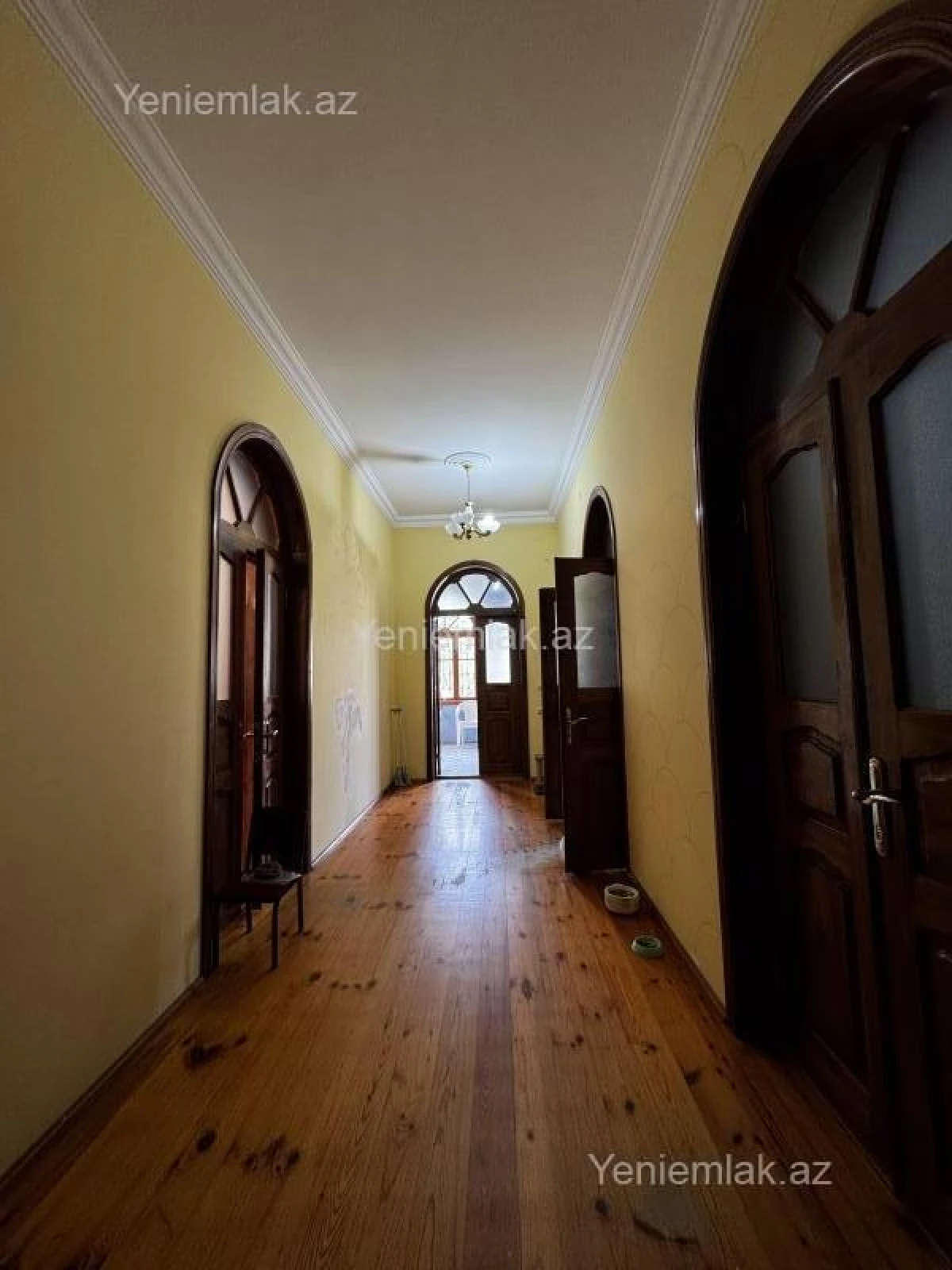 Satılır 8 otaqlı həyət evi 500 m²