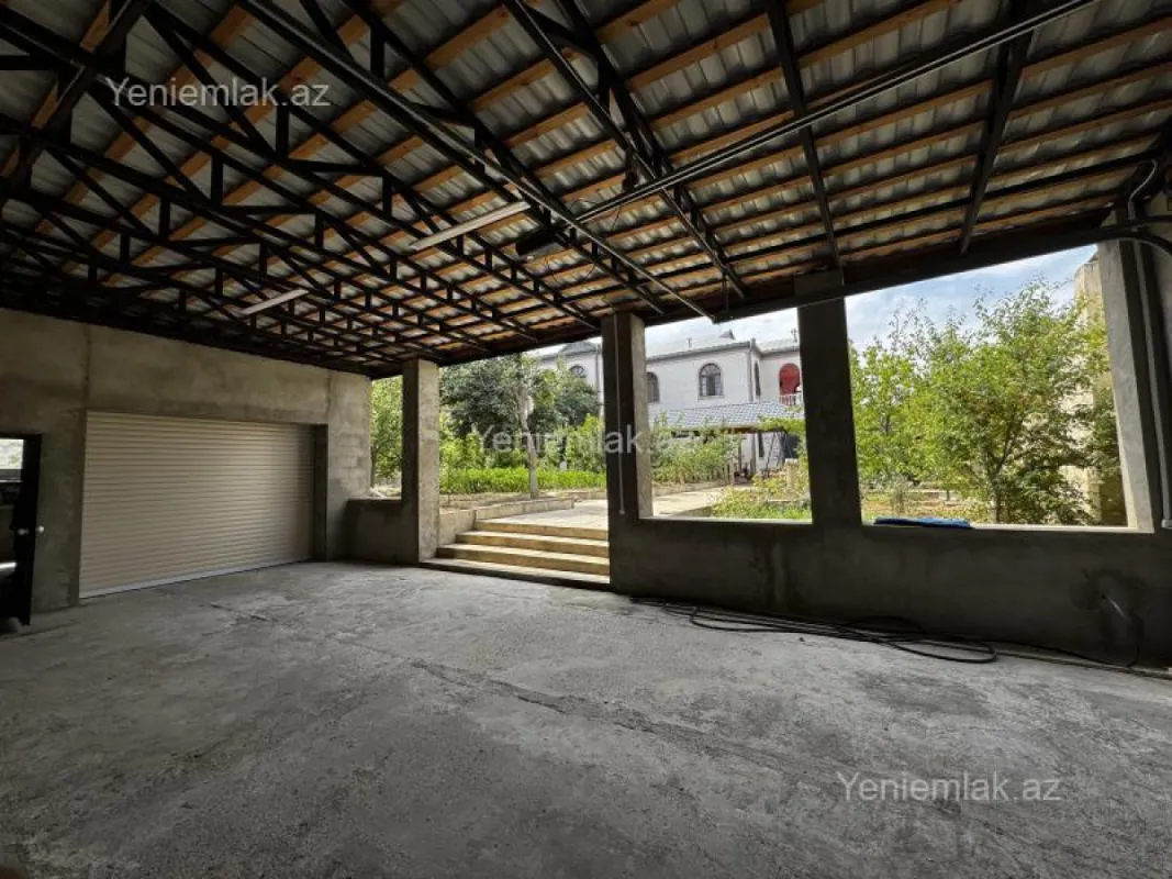 Satılır 8 otaqlı həyət evi 500 m²