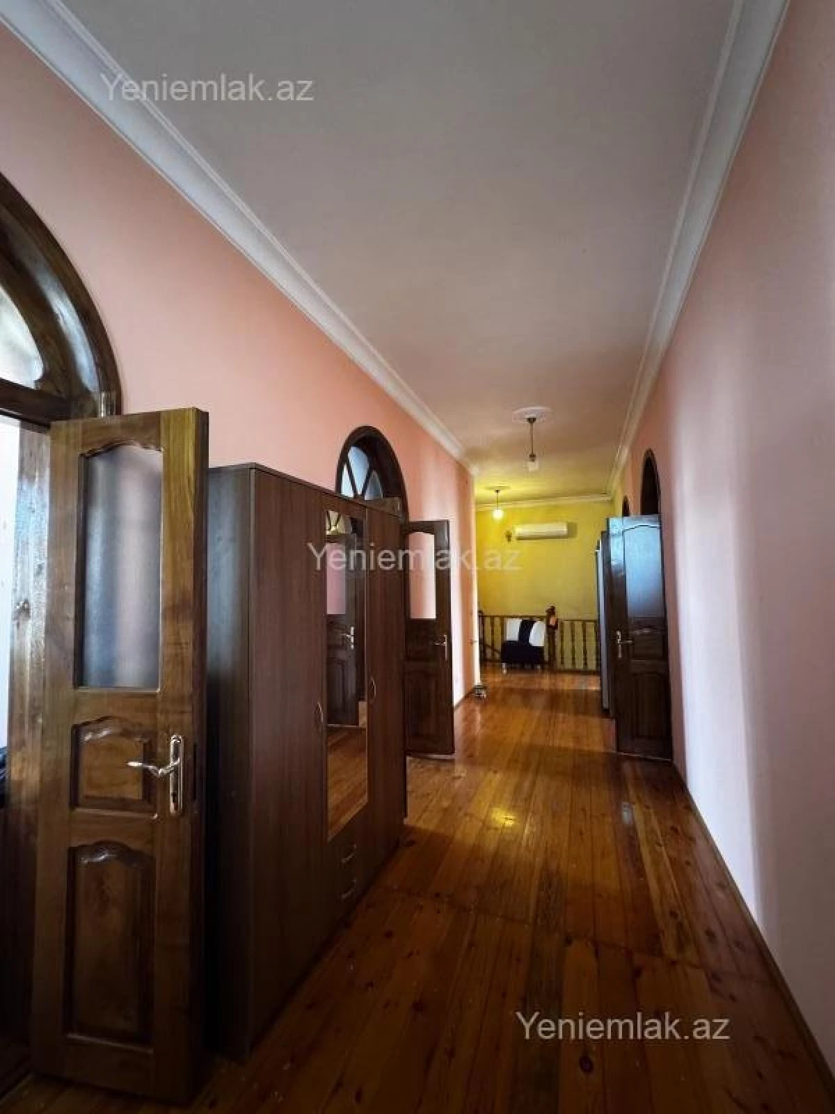 Satılır 8 otaqlı həyət evi 500 m²