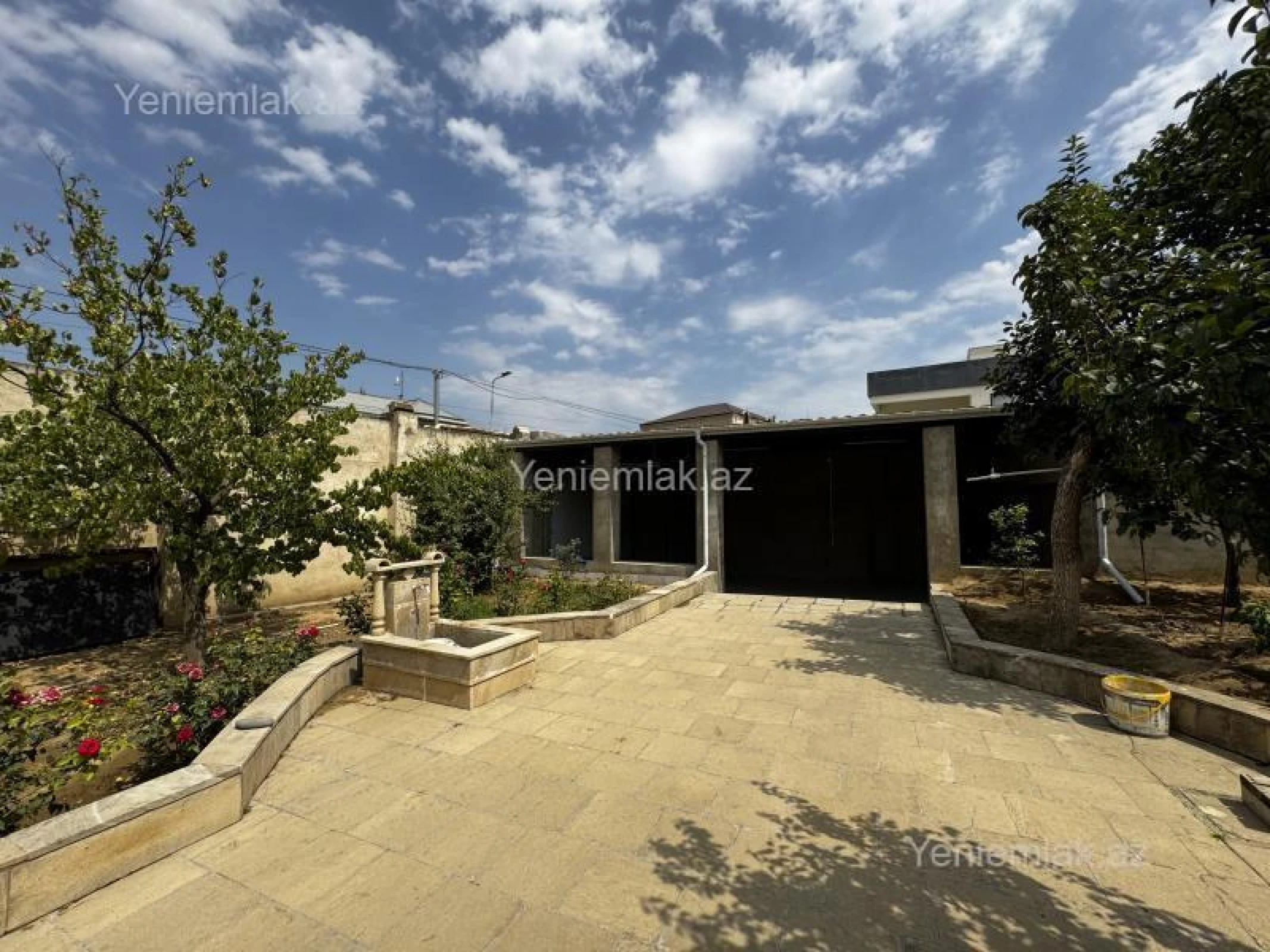 Satılır 8 otaqlı həyət evi 500 m²