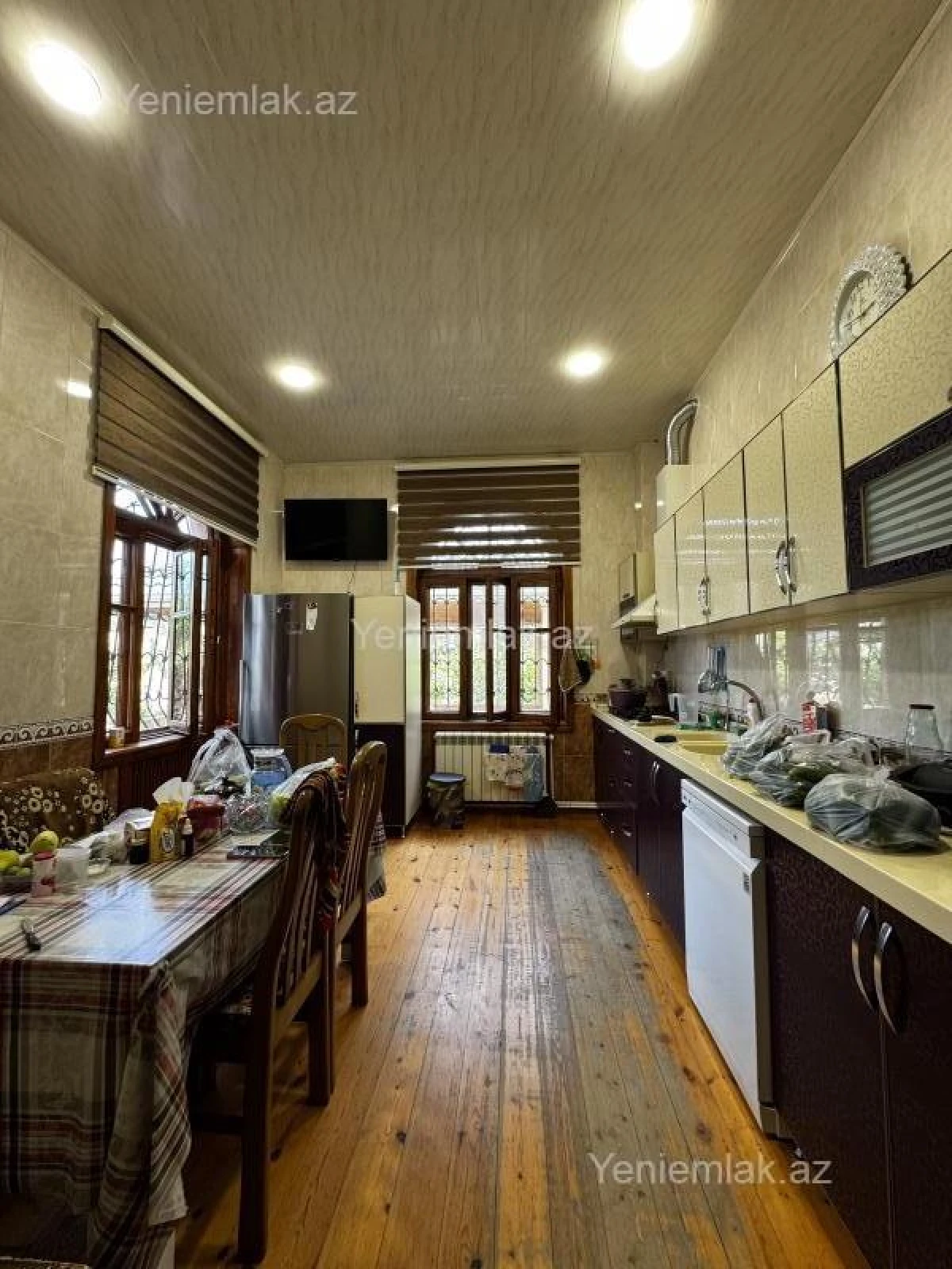 Satılır 8 otaqlı həyət evi 500 m²