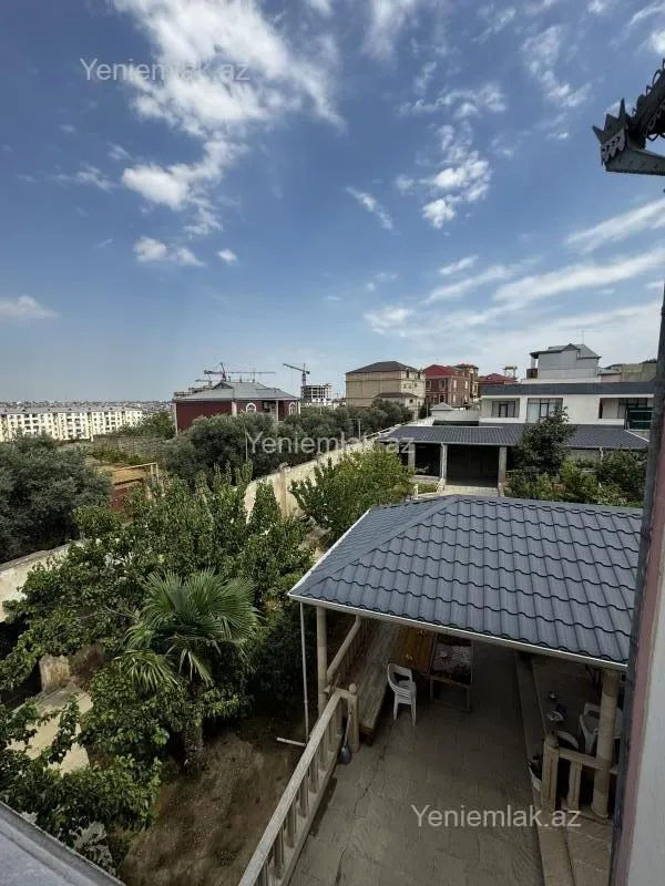 Satılır 8 otaqlı həyət evi 500 m²