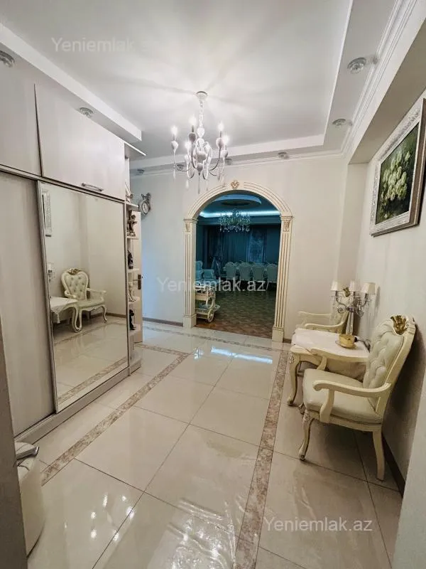 Satılır 3 otaqlı yeni tikili 135 m²