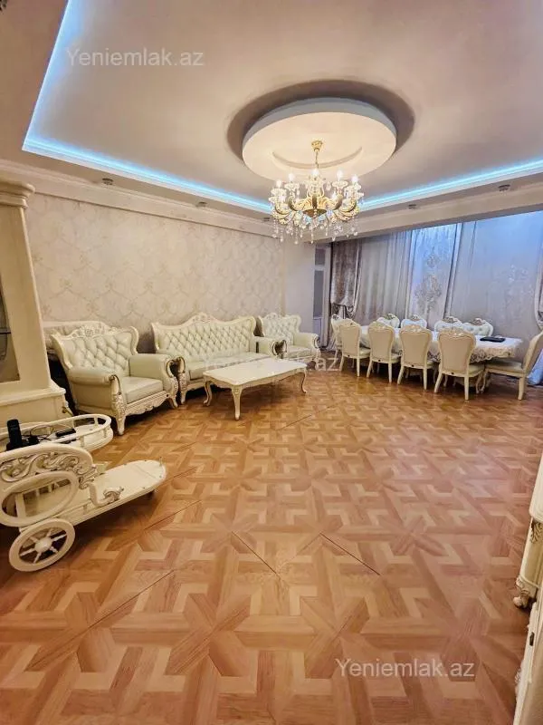 Satılır 3 otaqlı yeni tikili 135 m²