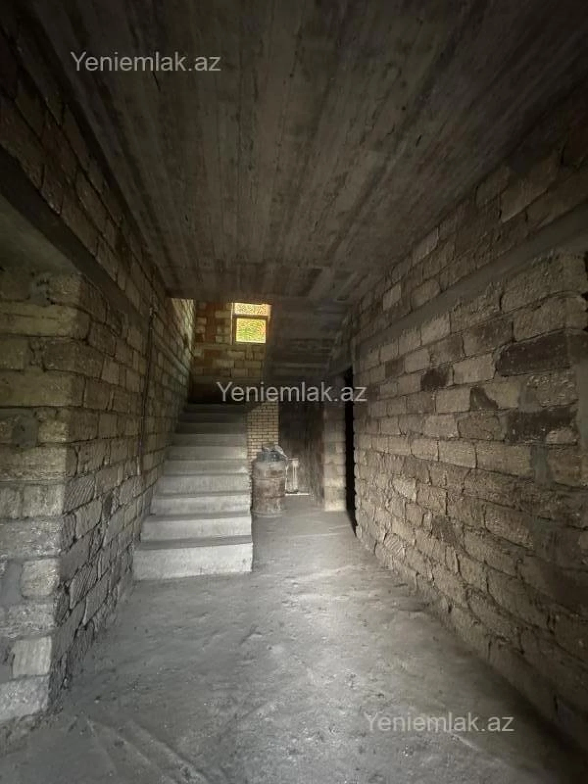 Satılır 6 otaqlı həyət evi 300 m²