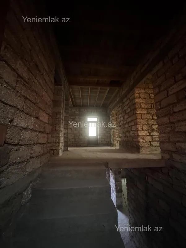 Satılır 6 otaqlı həyət evi 300 m²