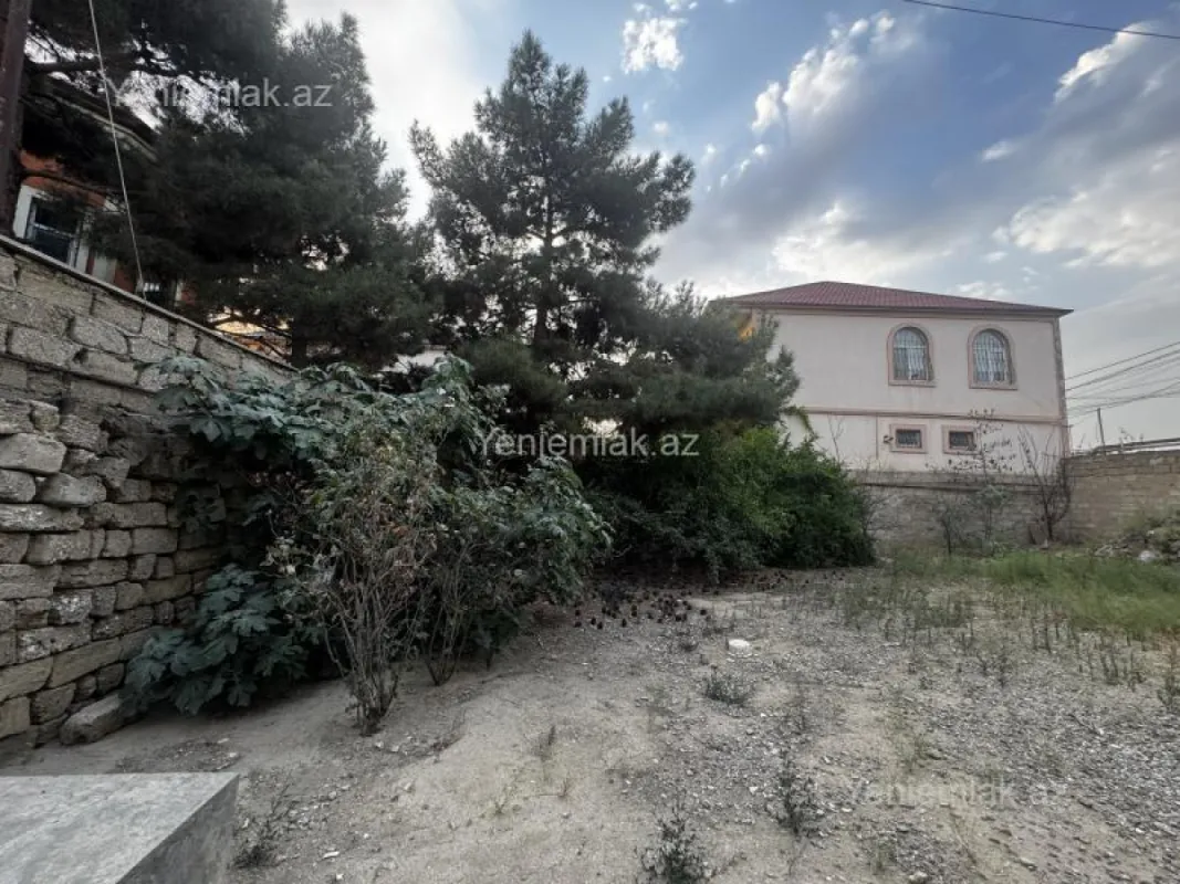 Satılır 6 otaqlı həyət evi 300 m²