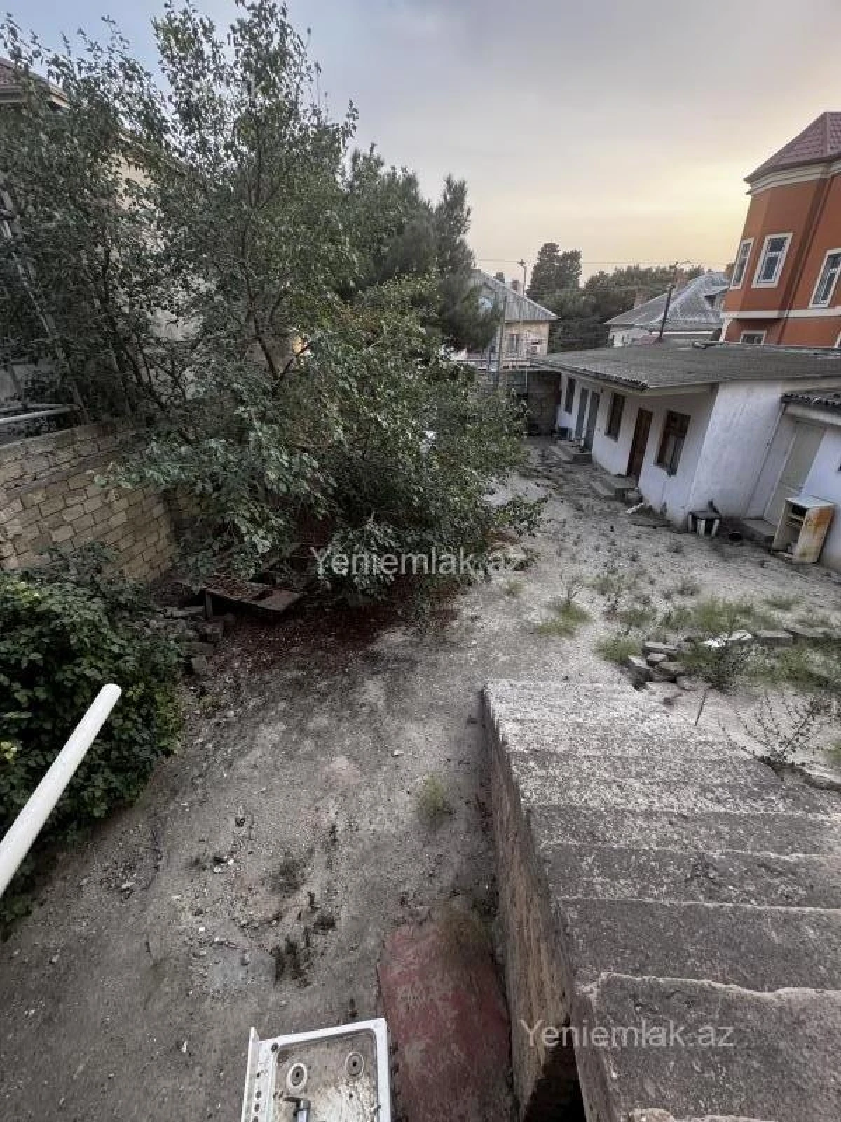 Satılır 6 otaqlı həyət evi 300 m²