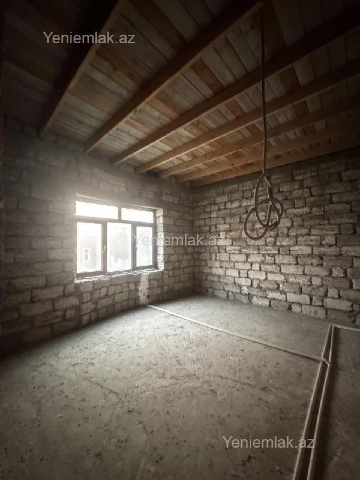 Satılır 6 otaqlı həyət evi 300 m²