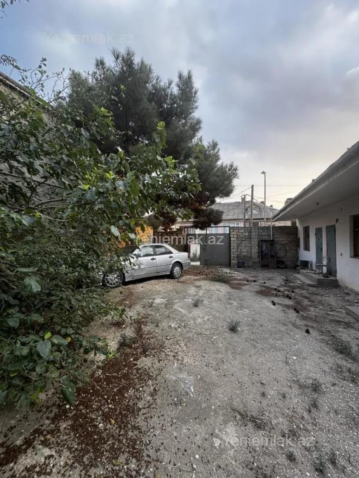 Satılır 6 otaqlı həyət evi 300 m²