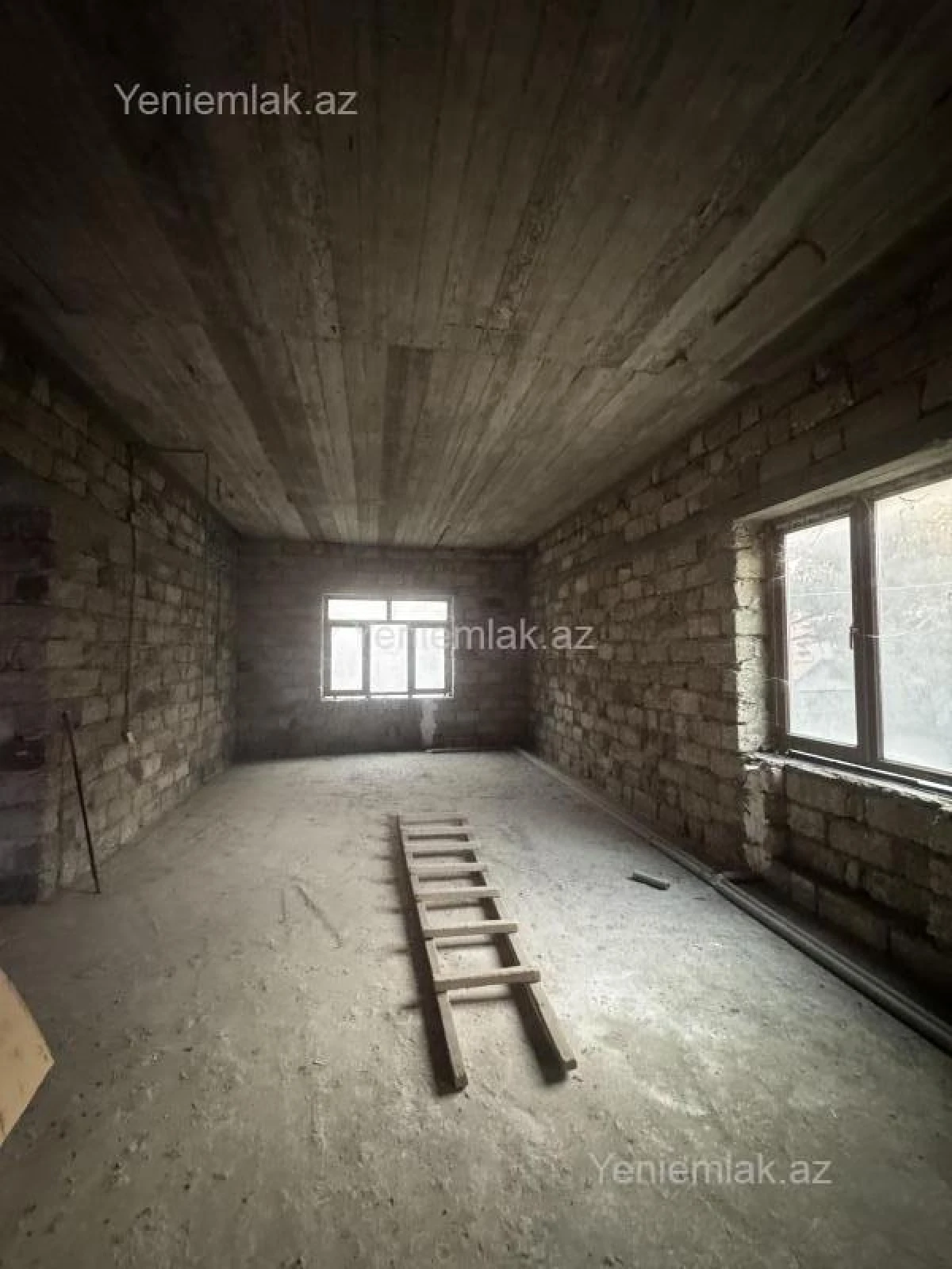 Satılır 6 otaqlı həyət evi 300 m²