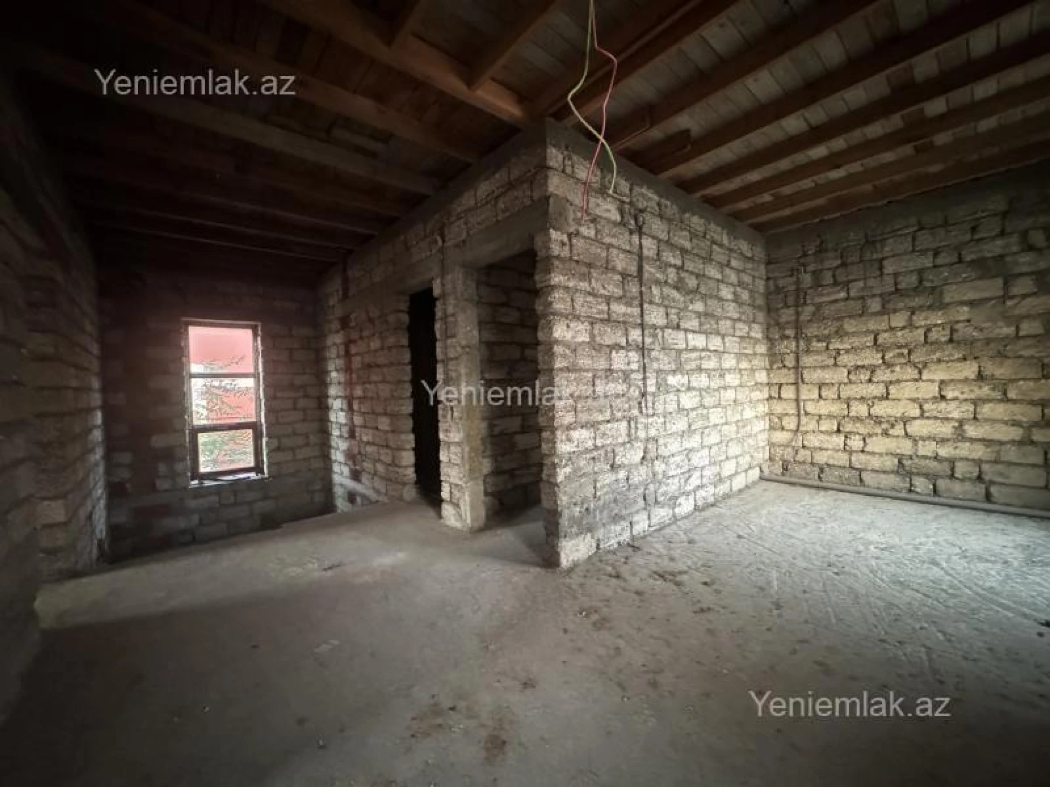 Satılır 6 otaqlı həyət evi 300 m²