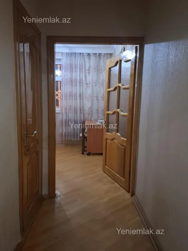 Satılır 5 otaqlı köhnə tikili 130 m²
