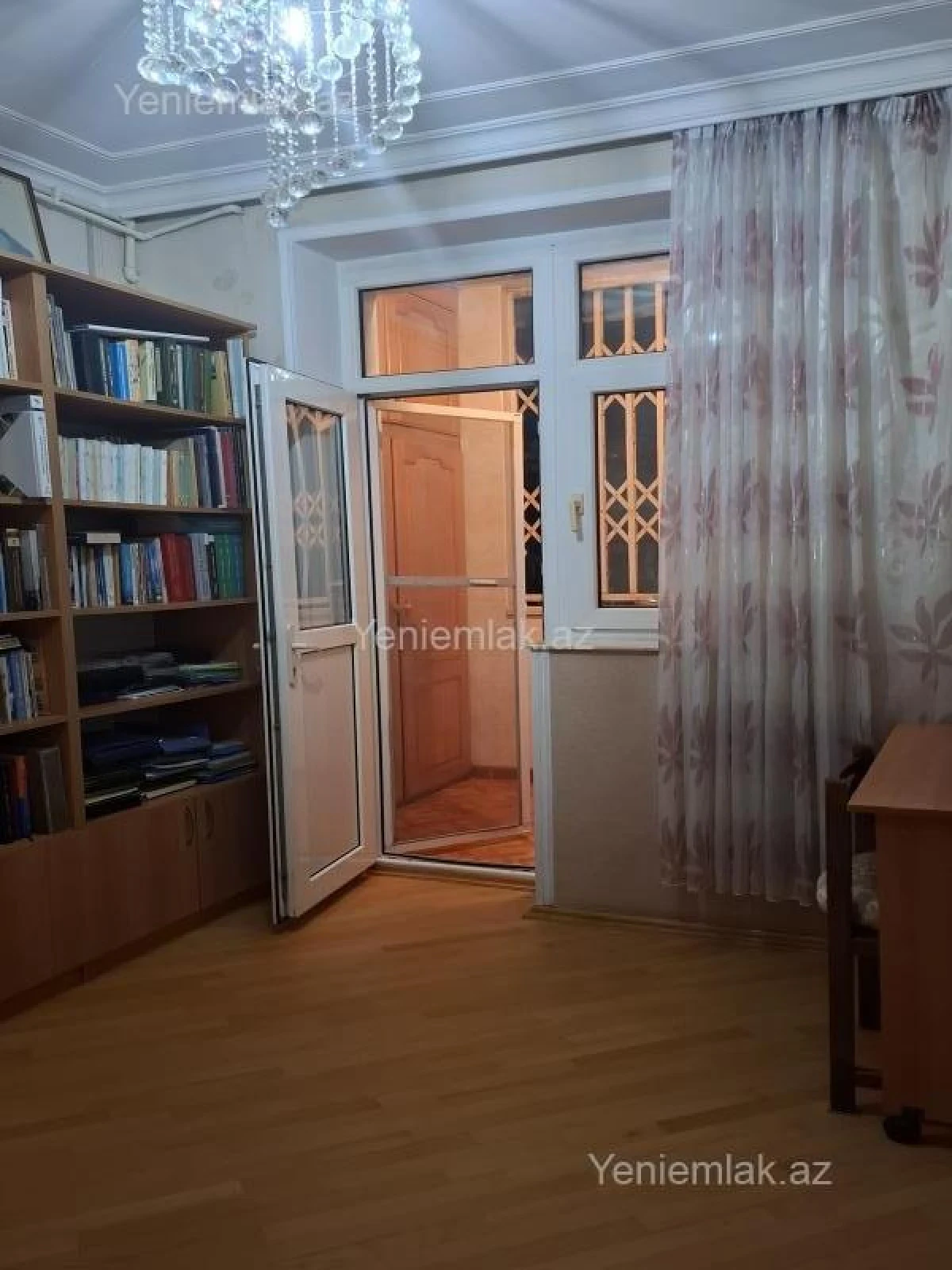 Satılır 5 otaqlı köhnə tikili 130 m²