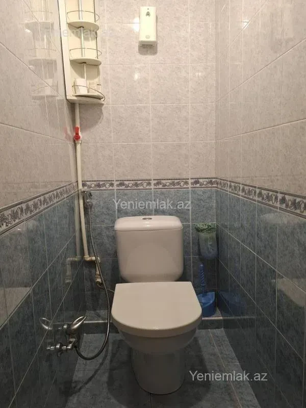 Satılır 5 otaqlı köhnə tikili 130 m²
