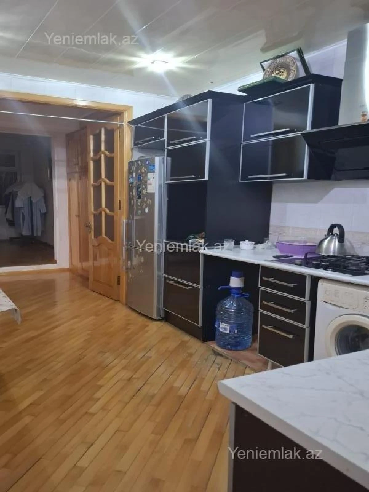 Satılır 5 otaqlı köhnə tikili 130 m²