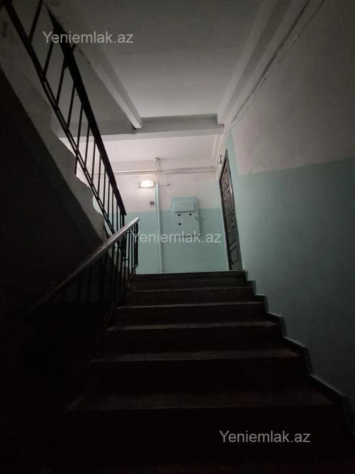Satılır 5 otaqlı köhnə tikili 130 m²