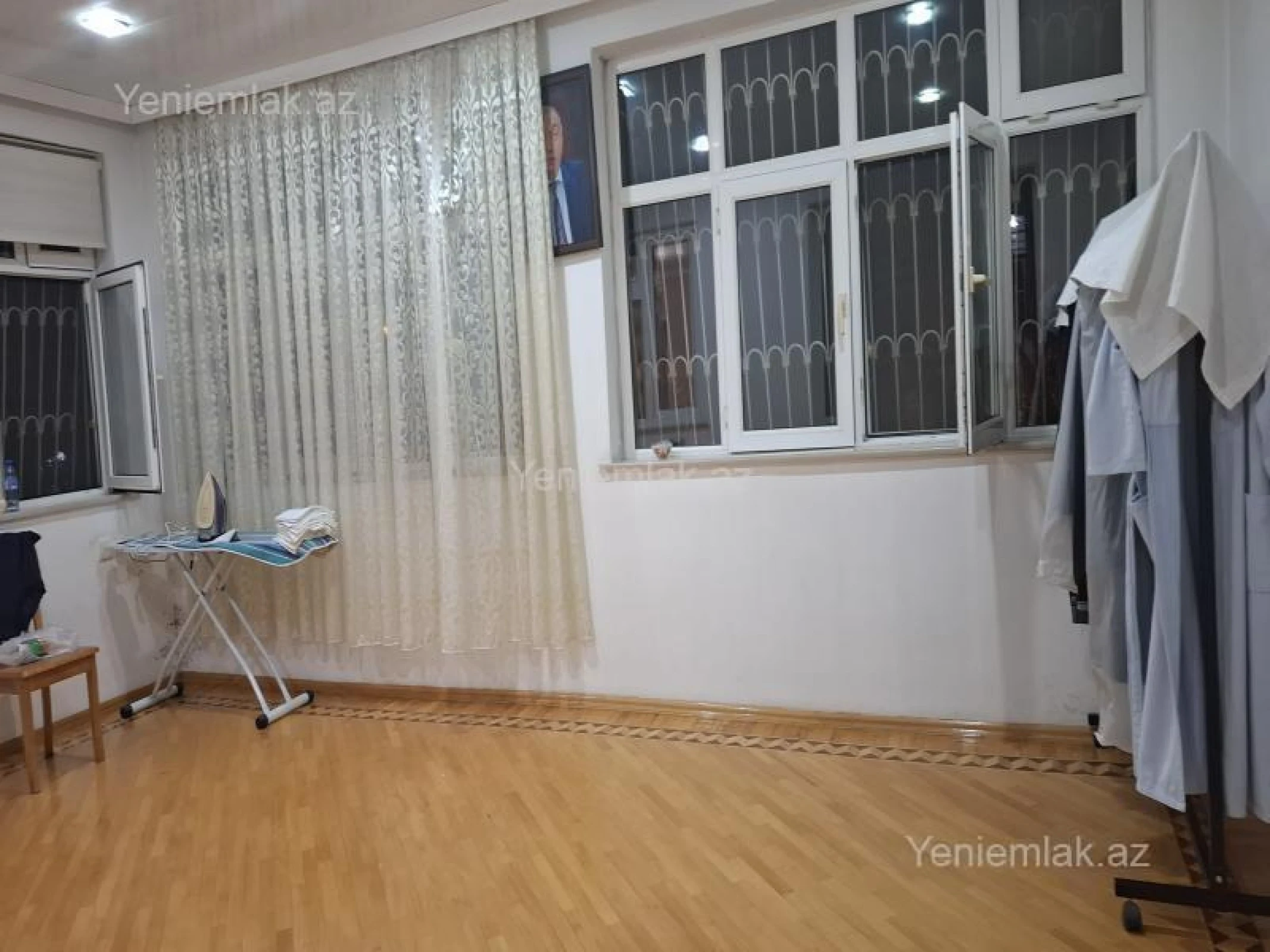 Satılır 5 otaqlı köhnə tikili 130 m²